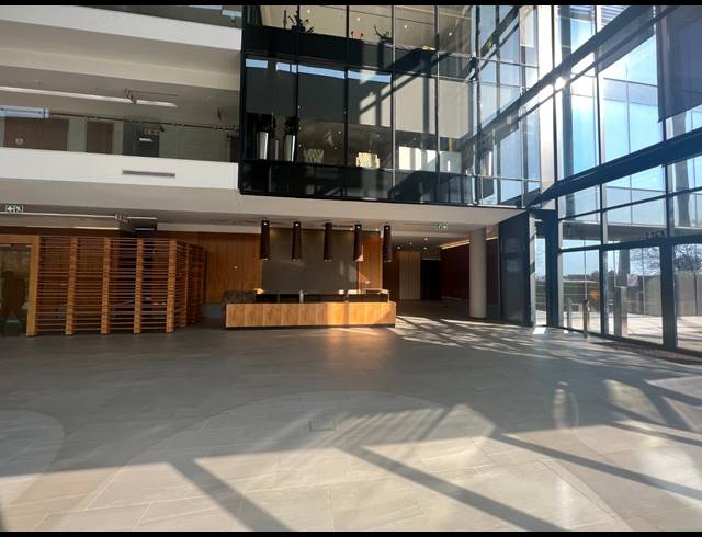 1,555M² OFFICE TO LET IN ROSEBANK
